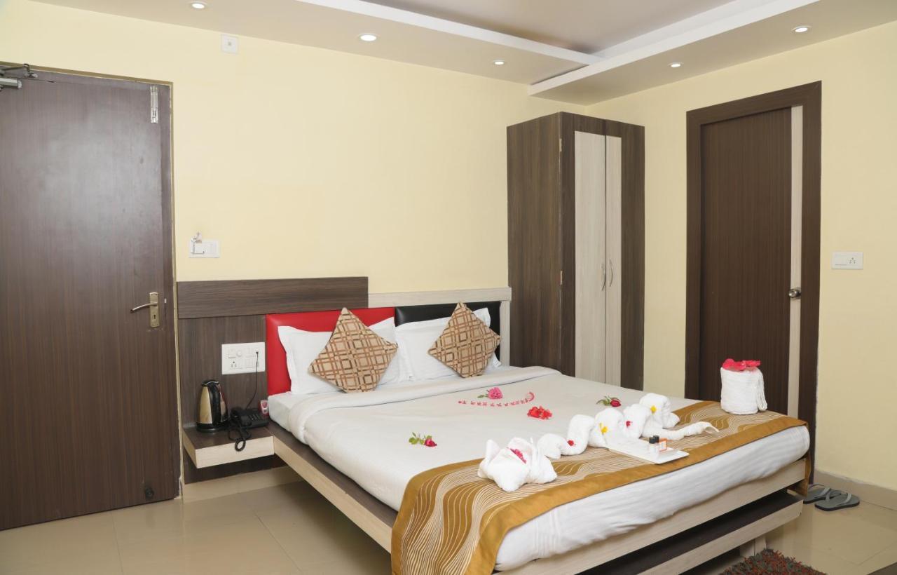 Hotel Vaishnavi Heights Aurangabad  ภายนอก รูปภาพ