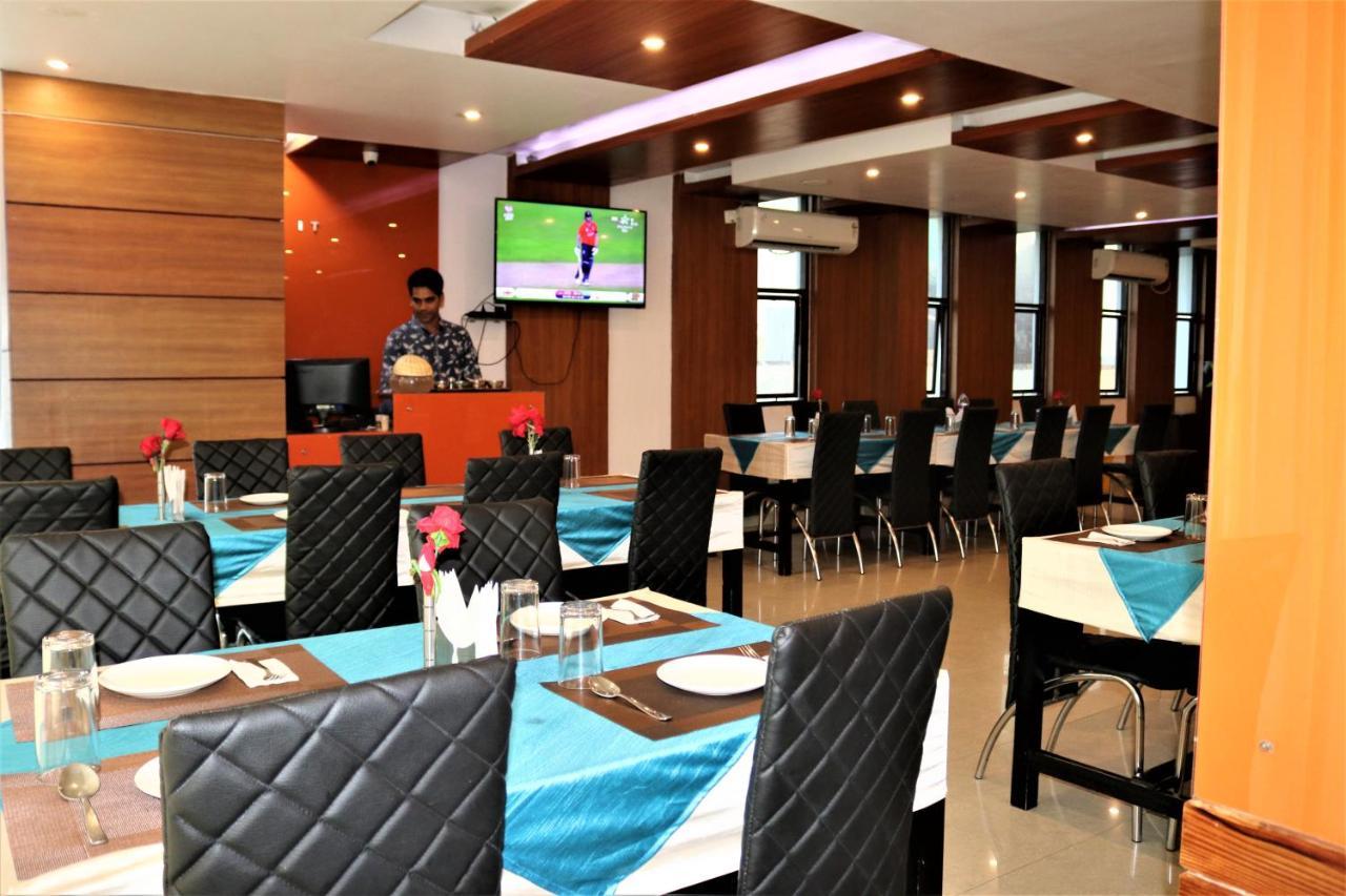 Hotel Vaishnavi Heights Aurangabad  ภายนอก รูปภาพ