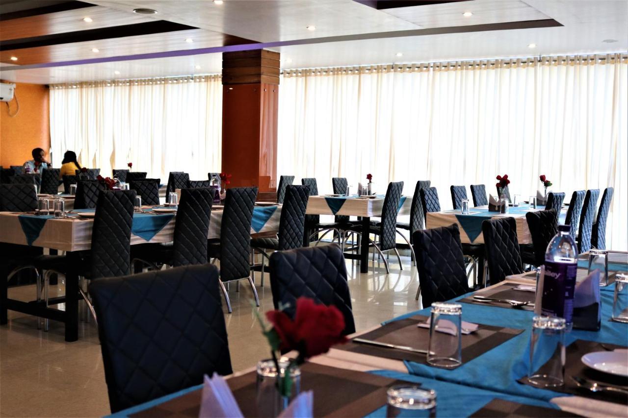 Hotel Vaishnavi Heights Aurangabad  ภายนอก รูปภาพ